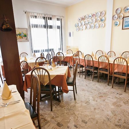 Hotel Milan 로솔리나 마레 외부 사진