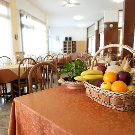 Hotel Milan 로솔리나 마레 외부 사진