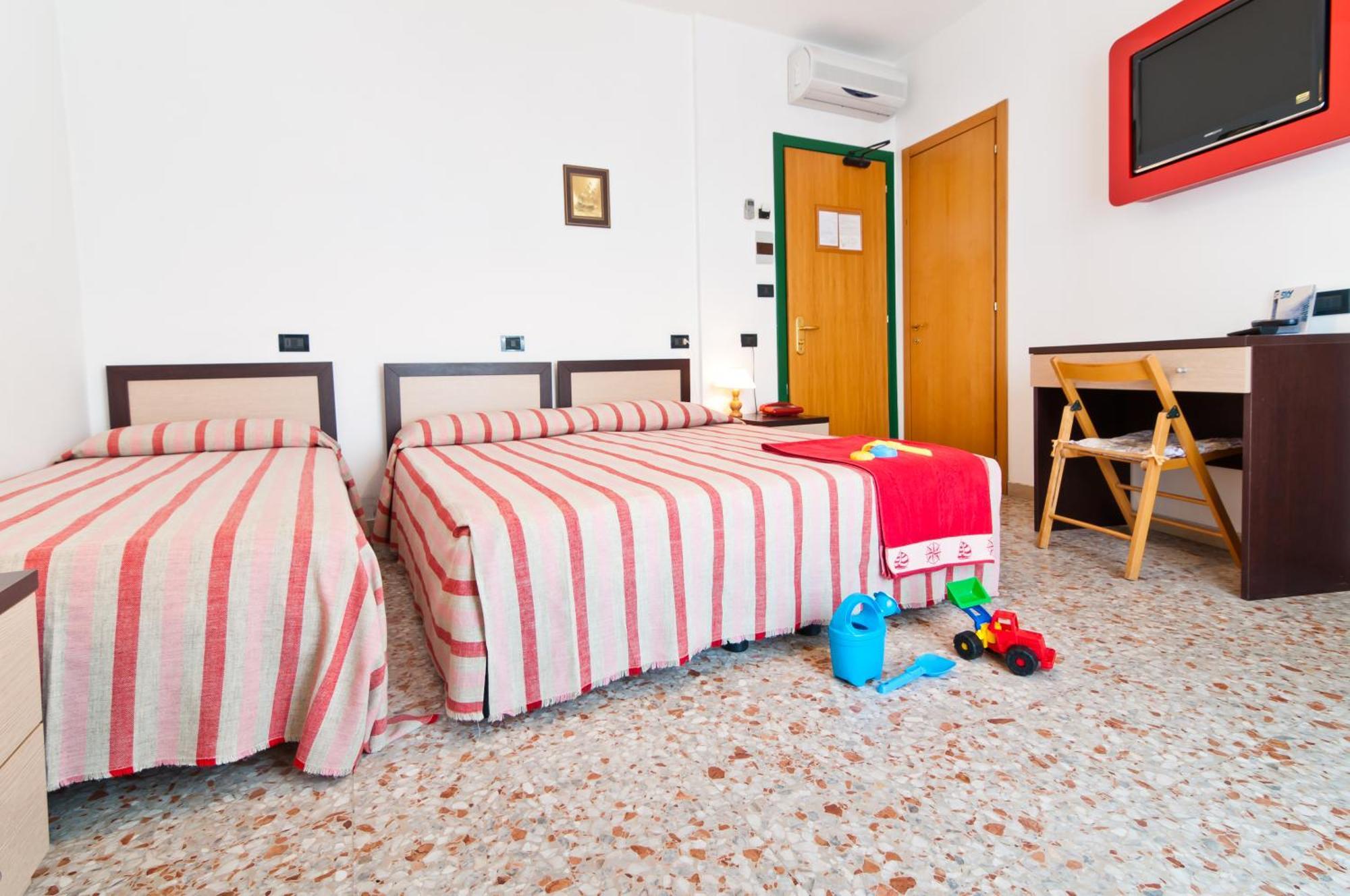 Hotel Milan 로솔리나 마레 외부 사진