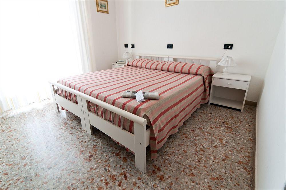 Hotel Milan 로솔리나 마레 외부 사진