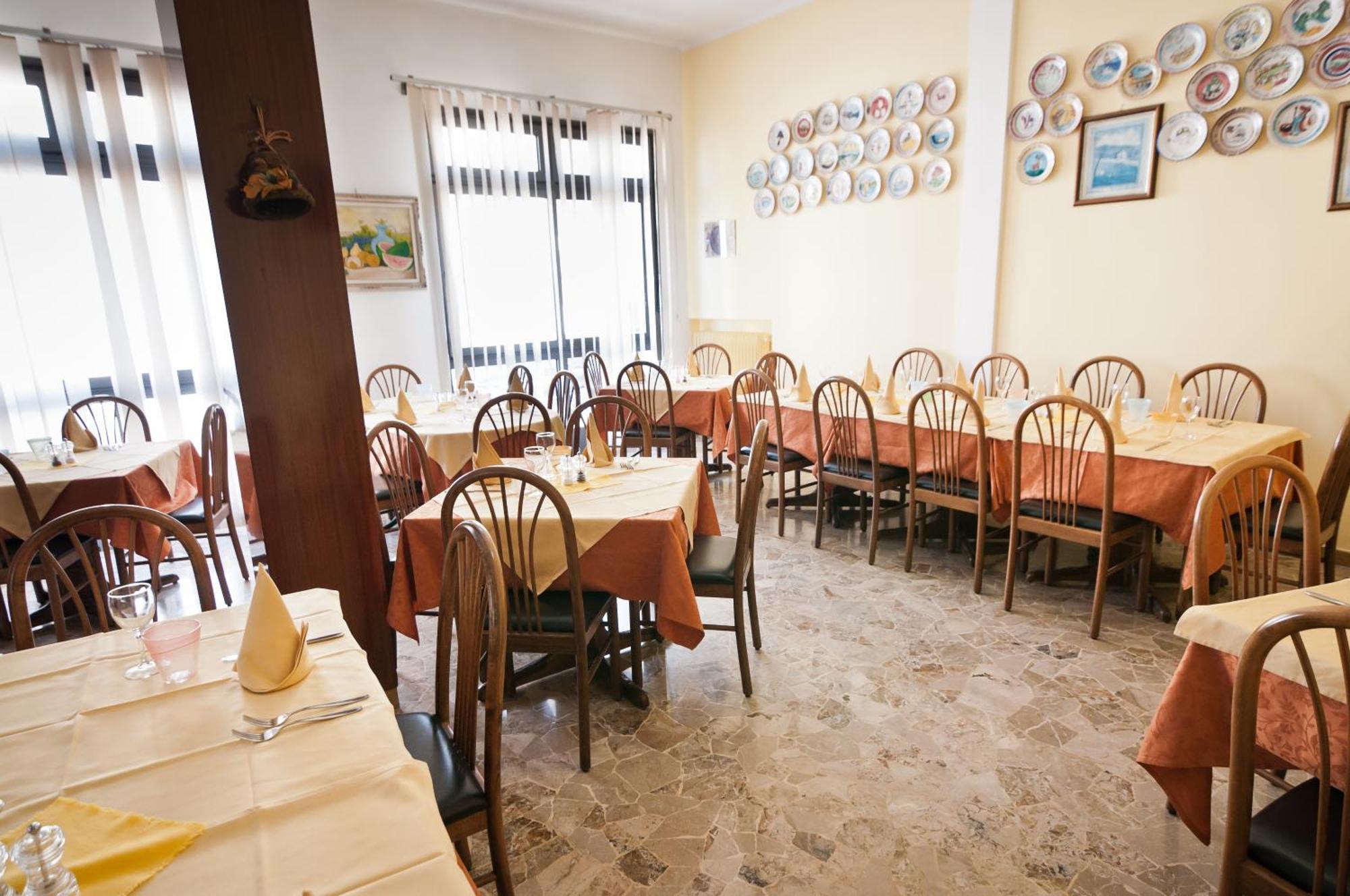 Hotel Milan 로솔리나 마레 외부 사진