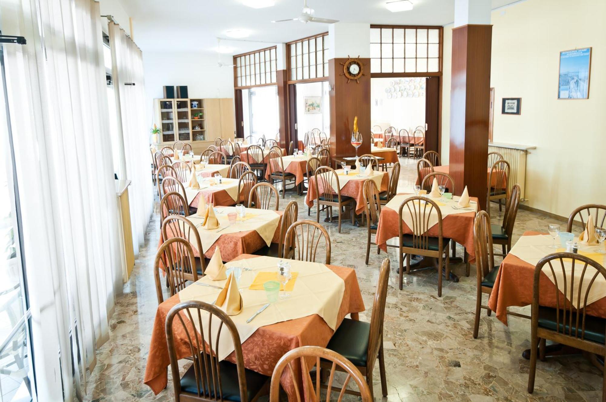 Hotel Milan 로솔리나 마레 외부 사진
