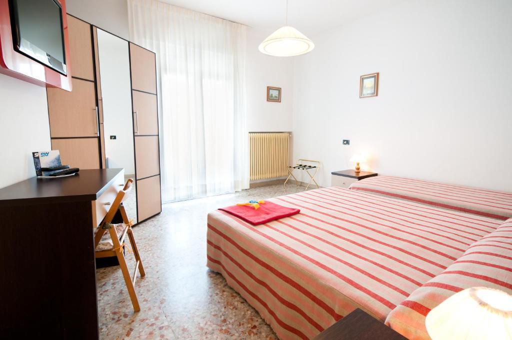 Hotel Milan 로솔리나 마레 객실 사진