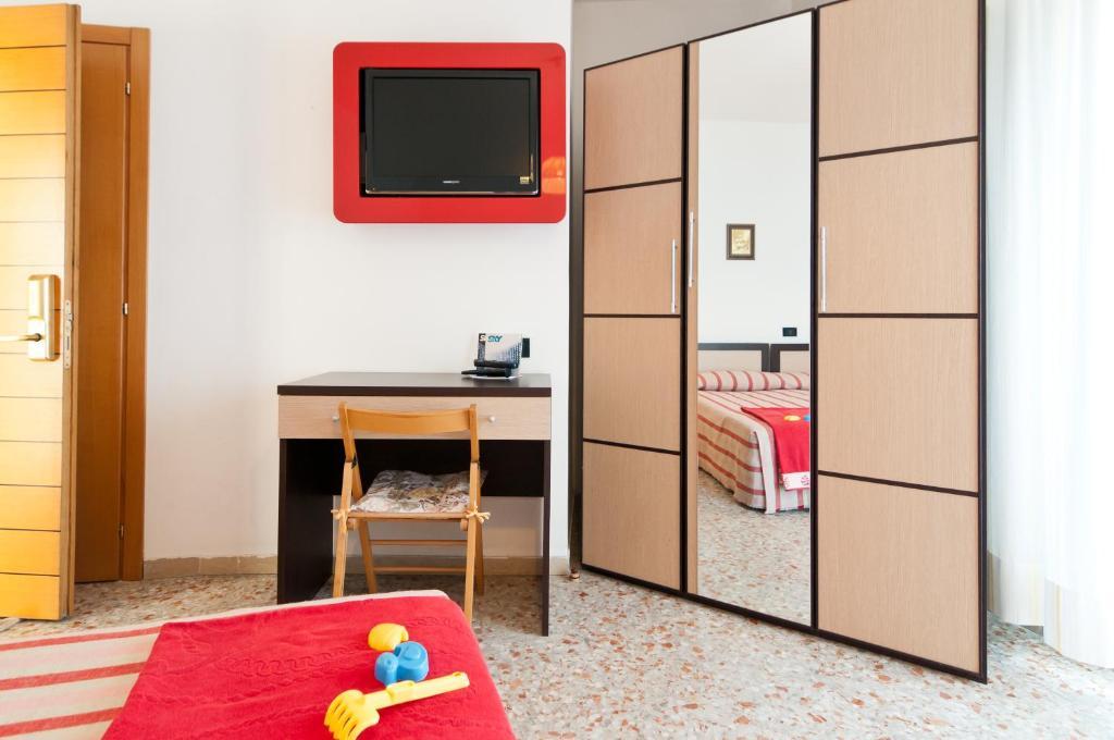 Hotel Milan 로솔리나 마레 객실 사진